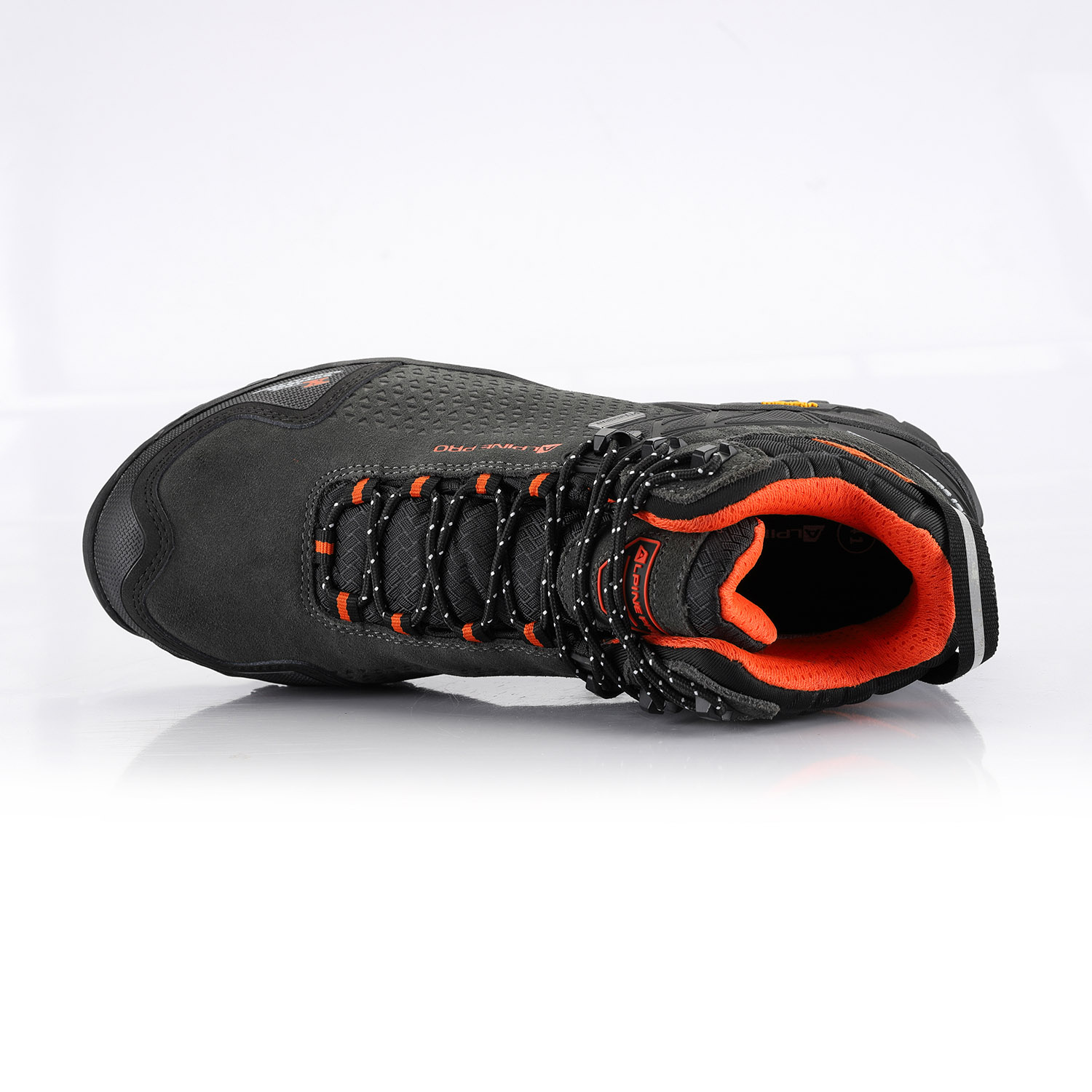 ubty301779_7-1688155400