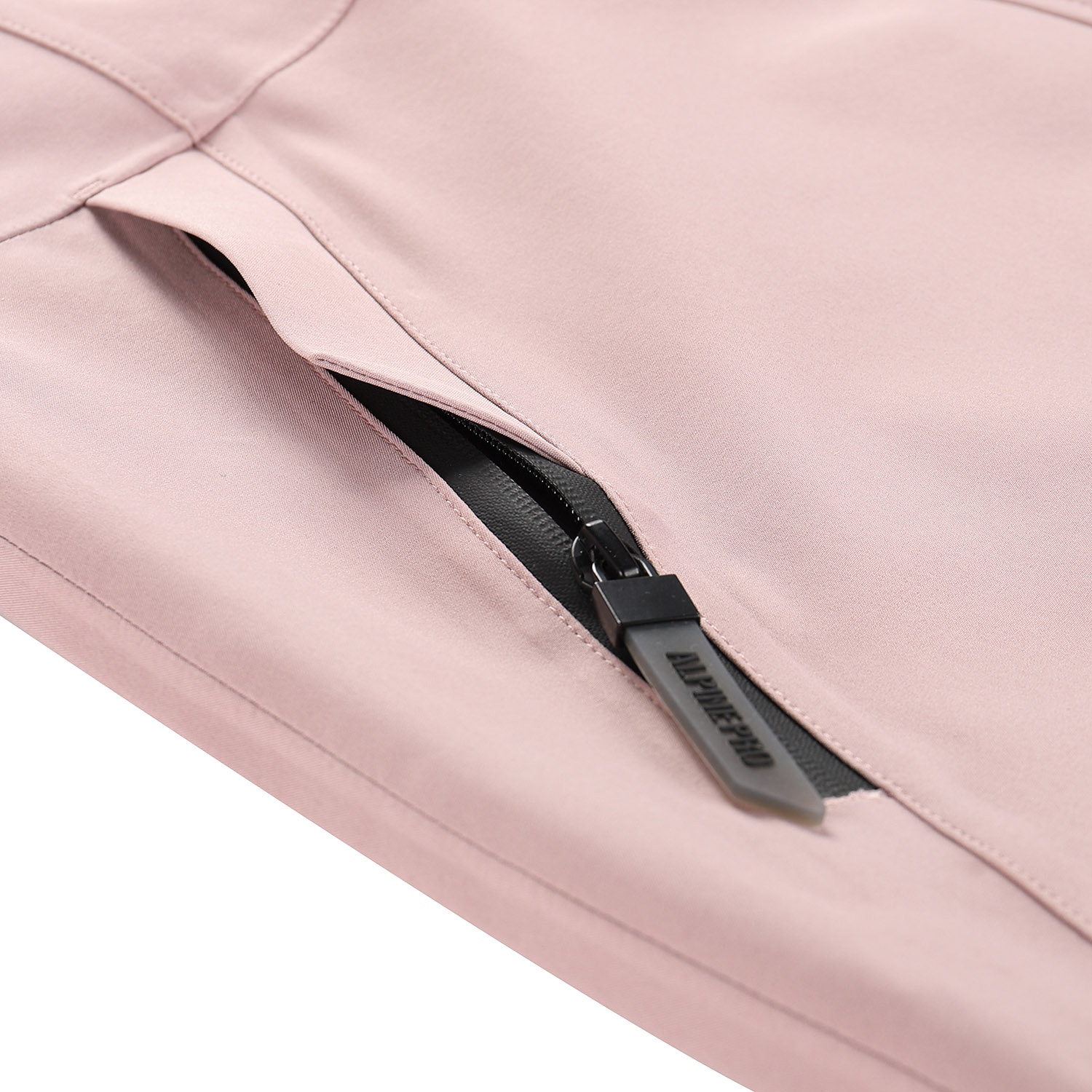 lctd232428_4-1725632635